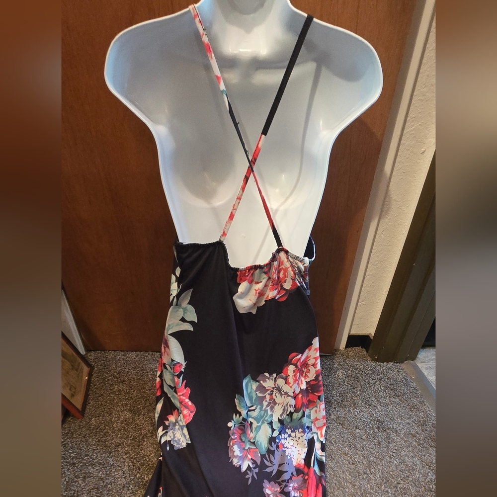 HOST PICK! 🎉🎊 Victoria's Secret Floral Black Dress SzM - Picture 6 of 6